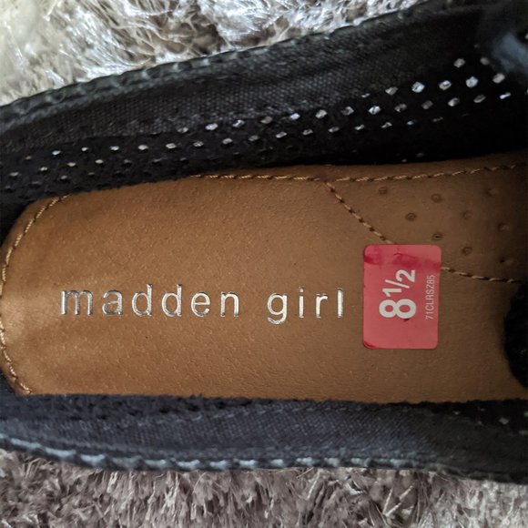 NIB Madden Girl Pippa Sneakers Size 8.5 - Picture 3 of 4